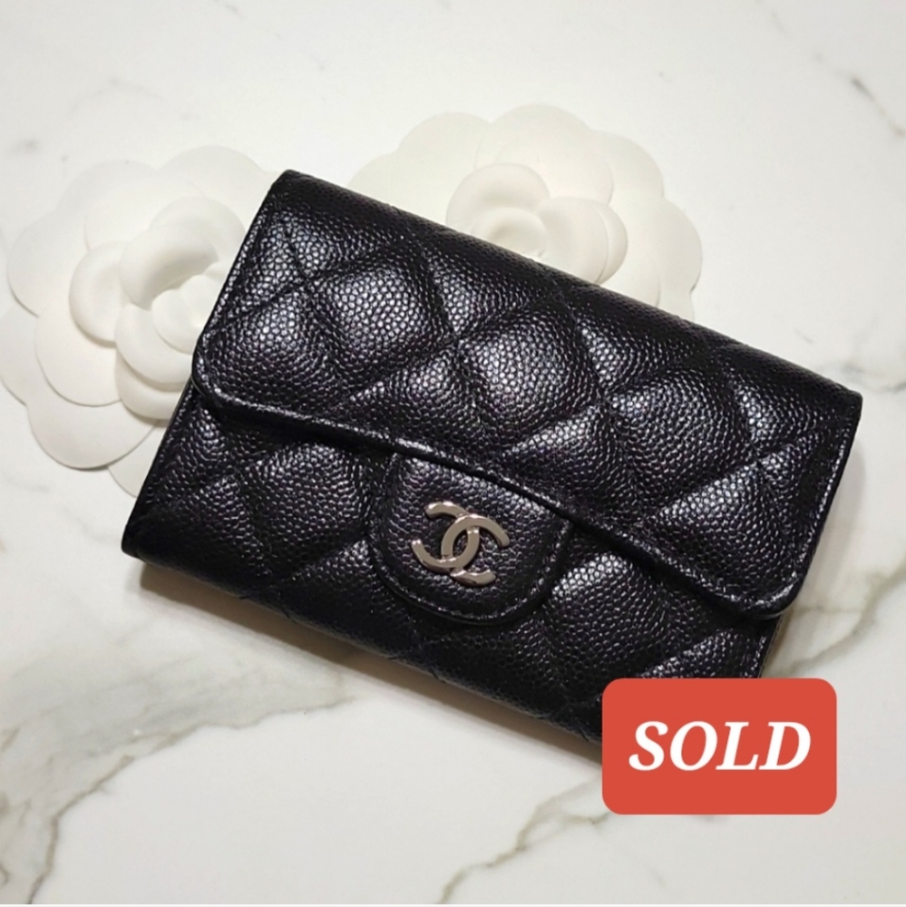 ❌️SOLD❌️ RARE Chanel Iridescent Black Caviar Classic Flap Card Case